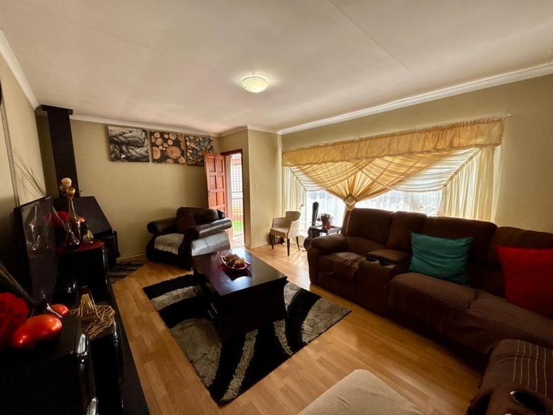 3 Bedroom Property for Sale in Pellissier Free State